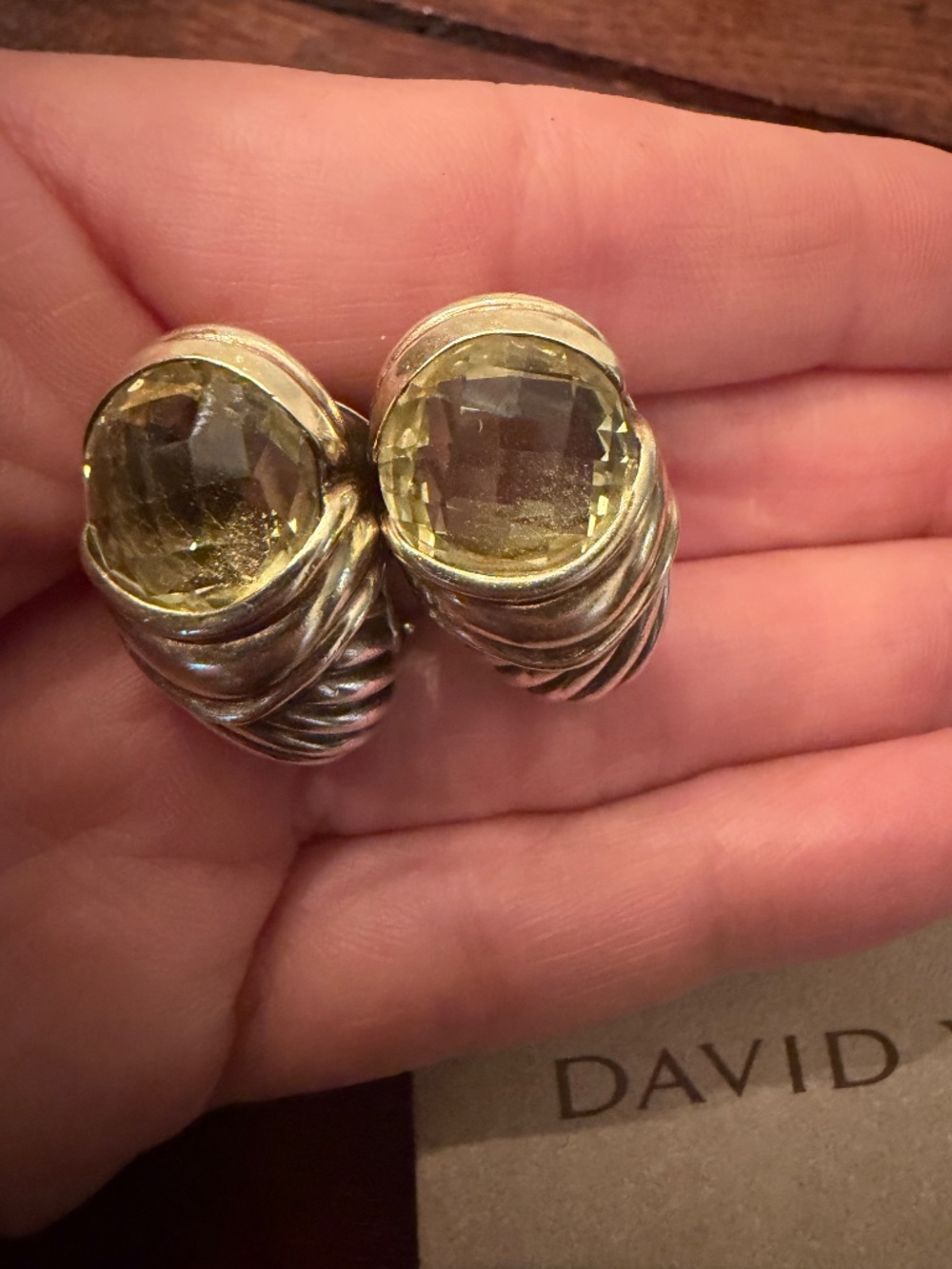 David Yurman cable classic shrimp huggie earrings - Picture 3 of 3